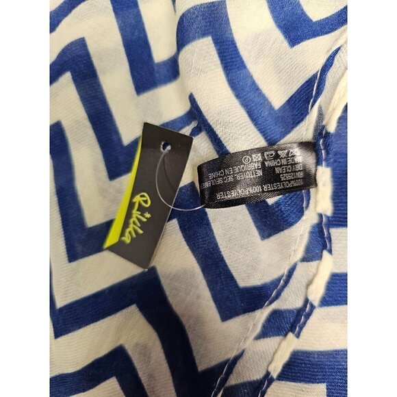 Blue and White Zig-Zag Design Sheer Infinity Scarf 34x31 Folded - Picture 4 of 4